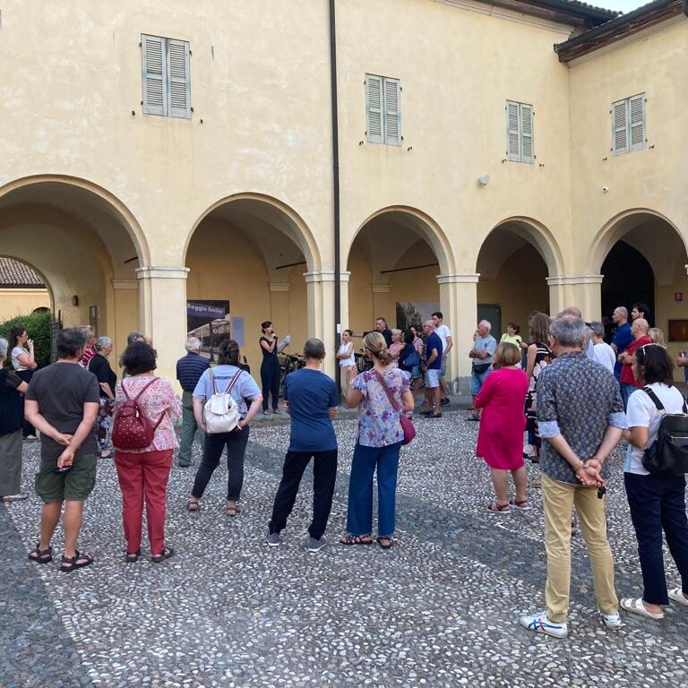 Visita guidata per l’80° dei fatti reggiani del luglio 1943. Partenza davanti alla sede Istoreco. Luglio 2023.