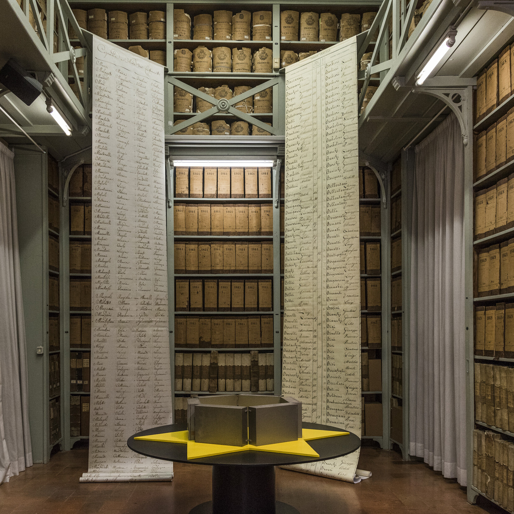Mostra Nomen Omen allestita in Archivio Storico del Comune di Modena in occasione del Festival Filosofia 2019, ph. Nunzio Lisena