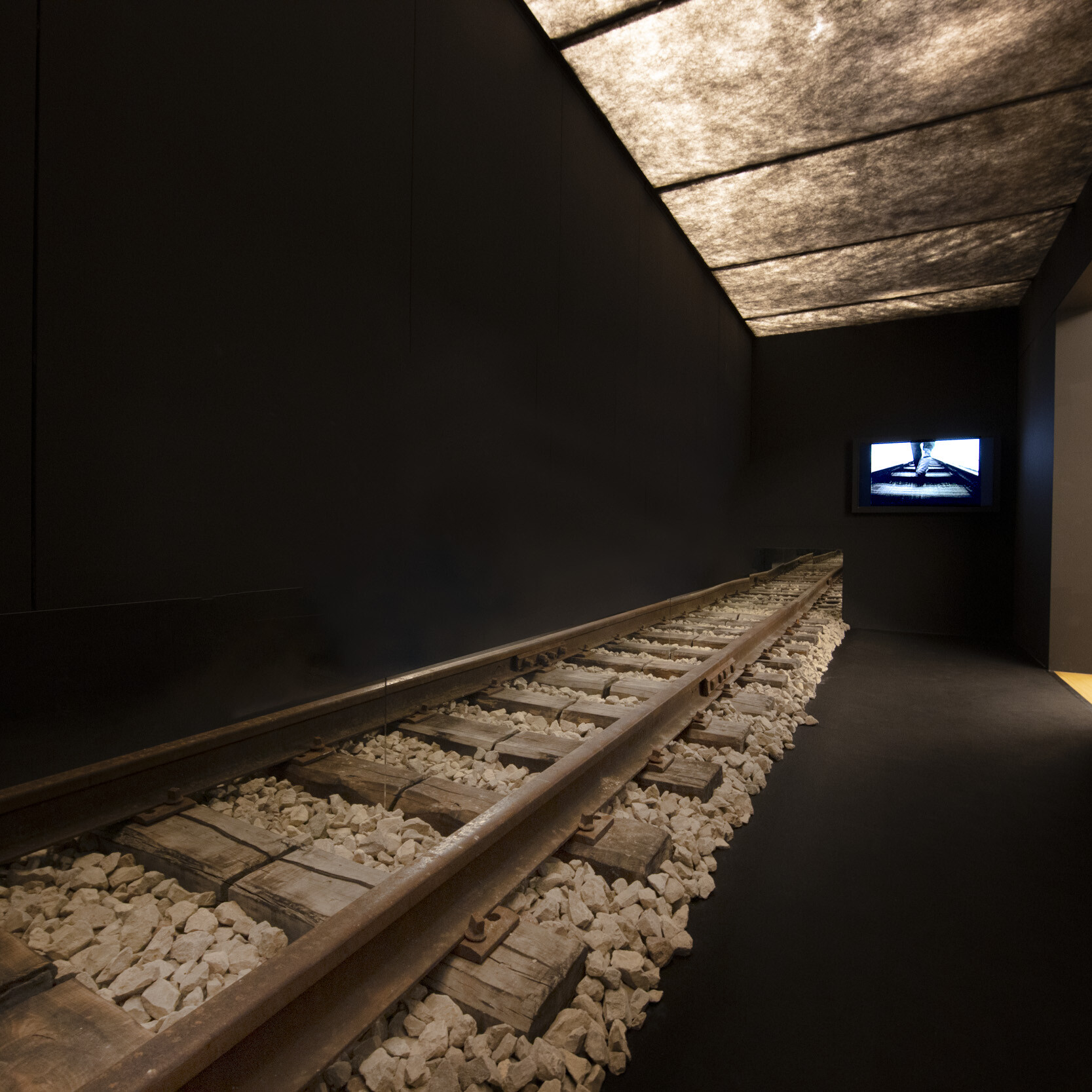 La mostra multimediale “1938: l’umanità negata”. Foto di Marco Caselli Nirmal